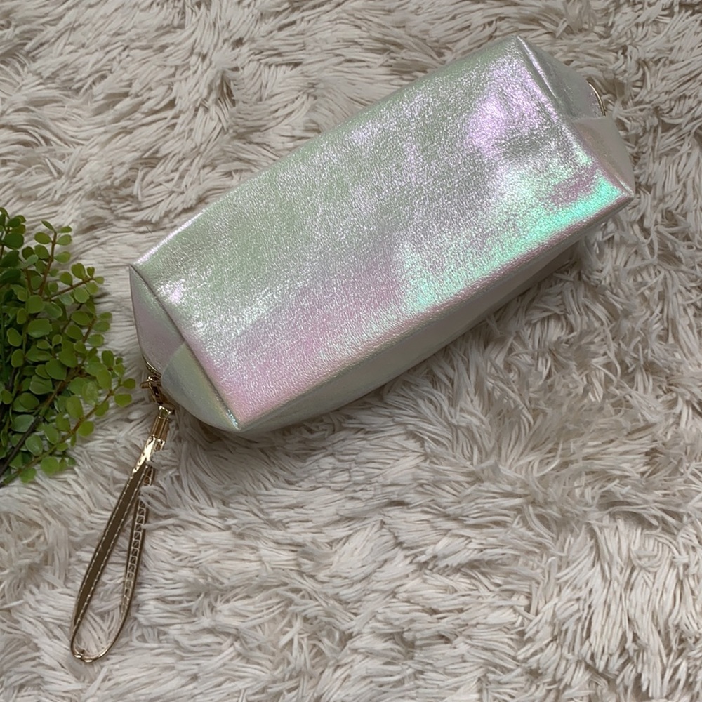 🎉HP🎉 Boutique Iridescent Makeup Bag 💗 White & Gold - Picture 8 of 14